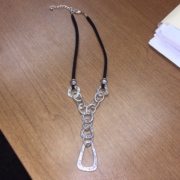 Silver Hammered necklace - Picture 3 of 6